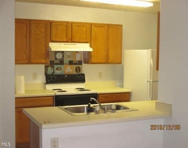 2296 Strathmoor Manor Drive - Photo Thumbnail 6