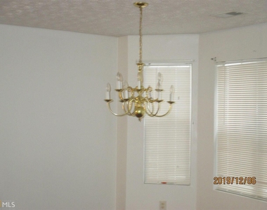 2296 Strathmoor Manor Drive - Photo Thumbnail 11
