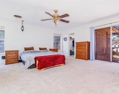 1909 8th Street - Photo Thumbnail 14