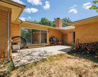 1909 8th Street - Photo Thumbnail 18
