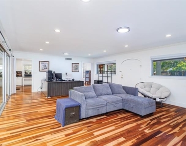 1909 8th Street - Photo Thumbnail 7