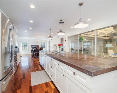 1909 8th Street - Photo Thumbnail 5