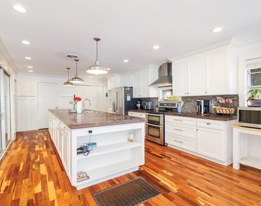 1909 8th Street - Photo Thumbnail 3