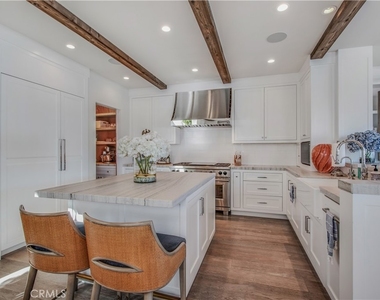 317 E Bay Front - Photo Thumbnail 19