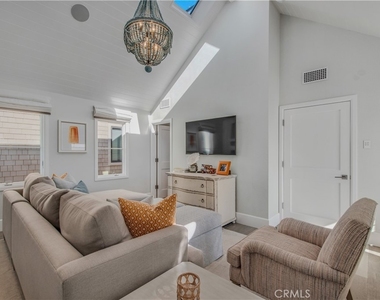 317 E Bay Front - Photo Thumbnail 37