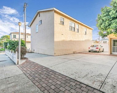 1352 Ocean Park Boulevard - Photo Thumbnail 11