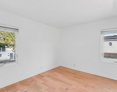 1352 Ocean Park Boulevard - Photo Thumbnail 7