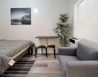 647 18th Street - Photo Thumbnail 1