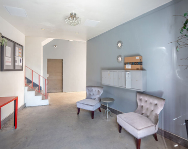 5831 Carlton Way - Photo Thumbnail 2