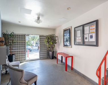 5831 Carlton Way - Photo Thumbnail 3