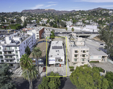 5831 Carlton Way - Photo Thumbnail 18