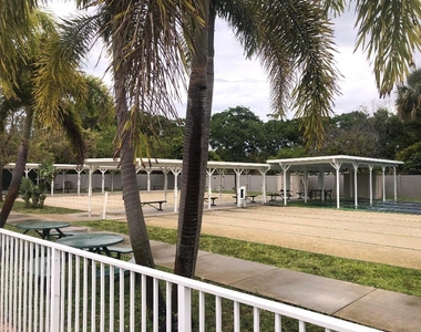 425 E Bougainvillea Drive - Photo Thumbnail 38
