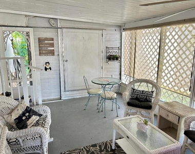 425 E Bougainvillea Drive - Photo Thumbnail 11