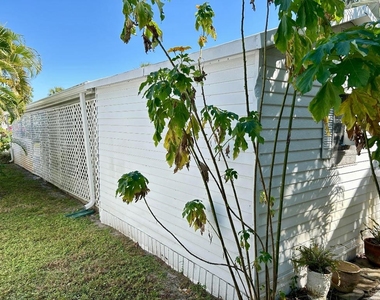 425 E Bougainvillea Drive - Photo Thumbnail 9