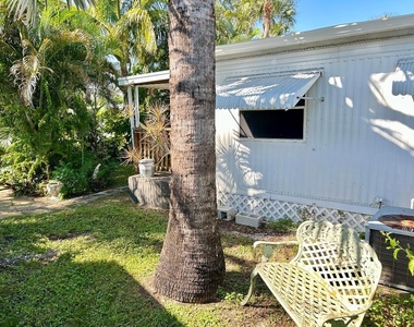 425 E Bougainvillea Drive - Photo Thumbnail 4