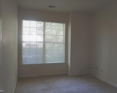 10824 Antigua Terrace - Photo Thumbnail 19