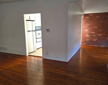 6624 Chippewa Drive - Photo Thumbnail 7