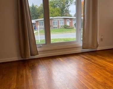 6624 Chippewa Drive - Photo Thumbnail 3