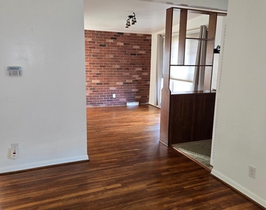 6624 Chippewa Drive - Photo Thumbnail 8