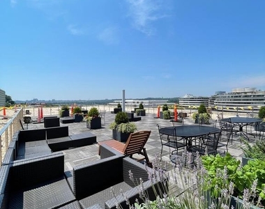 2475 Virginia Avenue Nw - Photo Thumbnail 14