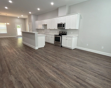 832 Elkhart Street - Photo Thumbnail 2