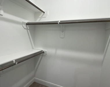832 Elkhart Street - Photo Thumbnail 10