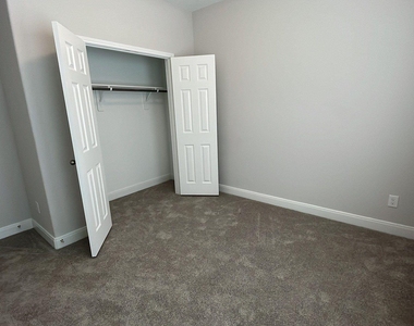 832 Elkhart Street - Photo Thumbnail 8