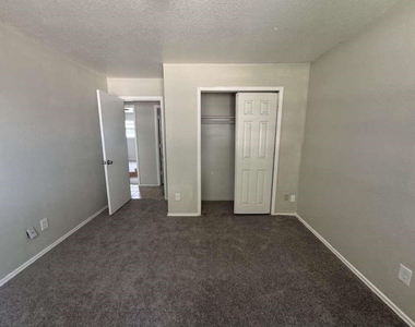 5431 45th Street - Photo Thumbnail 5