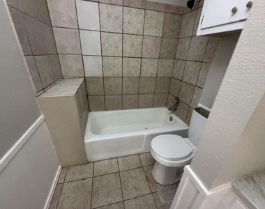 5431 45th Street - Photo Thumbnail 8