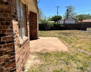 5431 45th Street - Photo Thumbnail 11