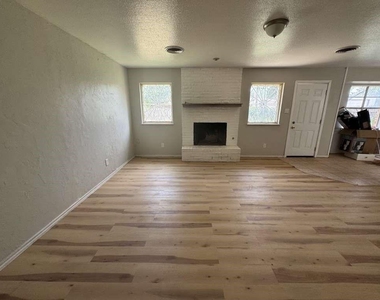5431 45th Street - Photo Thumbnail 2