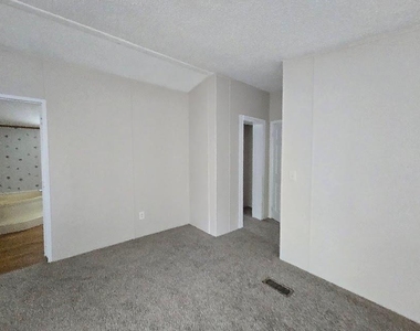 5815 Dylan Drive - Photo Thumbnail 8