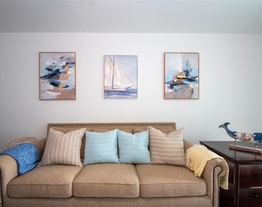 16007 Davis Road - Photo Thumbnail 10