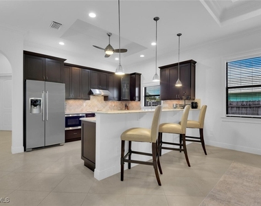 707 104th Avenue N - Photo Thumbnail 7