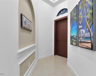 707 104th Avenue N - Photo Thumbnail 4