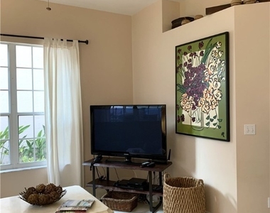 7710 Ahoy Avenue - Photo Thumbnail 5