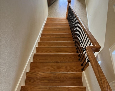 5615 Winsome Villas Lane - Photo Thumbnail 2