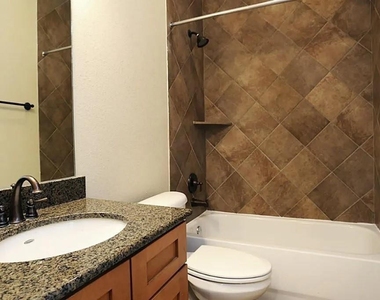 5615 Winsome Villas Lane - Photo Thumbnail 16