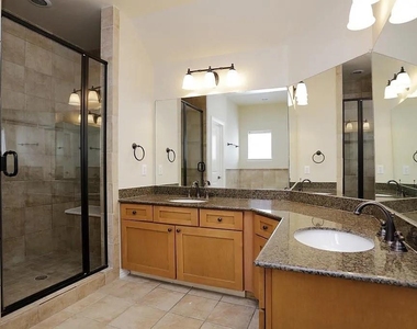 5615 Winsome Villas Lane - Photo Thumbnail 11