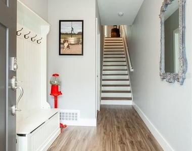 1273 Savona Drive Ne - Photo Thumbnail 6