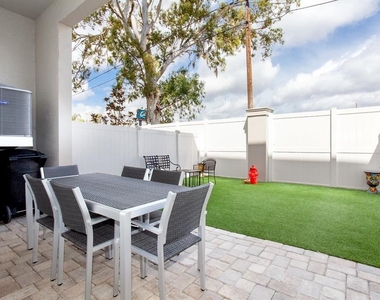 1273 Savona Drive Ne - Photo Thumbnail 21