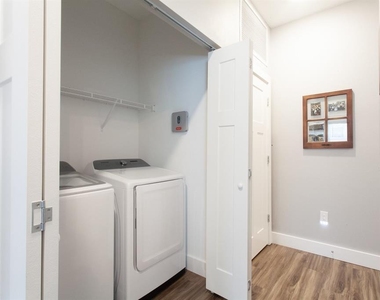 1273 Savona Drive Ne - Photo Thumbnail 18
