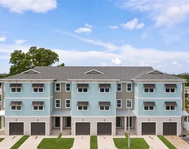 1273 Savona Drive Ne - Photo Thumbnail 4