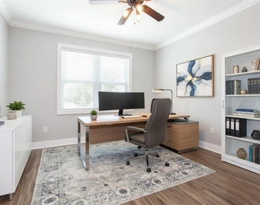 1273 Savona Drive Ne - Photo Thumbnail 14