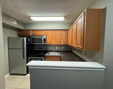 2210 Yankee Place - Photo Thumbnail 7