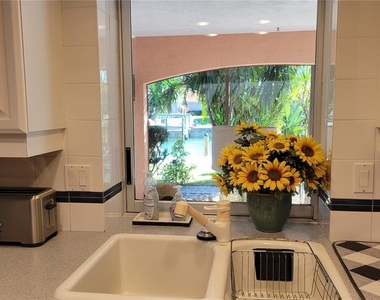 638 S Owl Drive - Photo Thumbnail 7