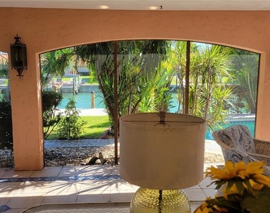 638 S Owl Drive - Photo Thumbnail 8