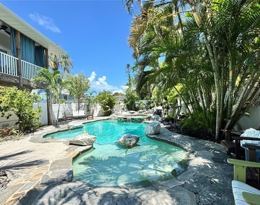 701 Broadway Street - Photo Thumbnail 4