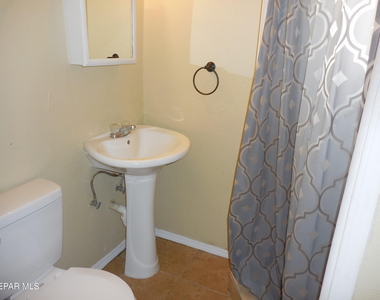 8316 Mercury Street - Photo Thumbnail 4
