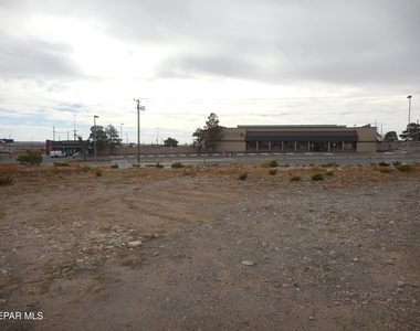 8316 Mercury Street - Photo Thumbnail 14